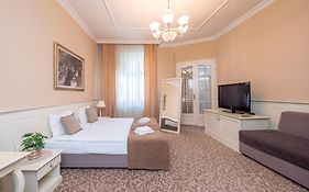 Top Central Rooms